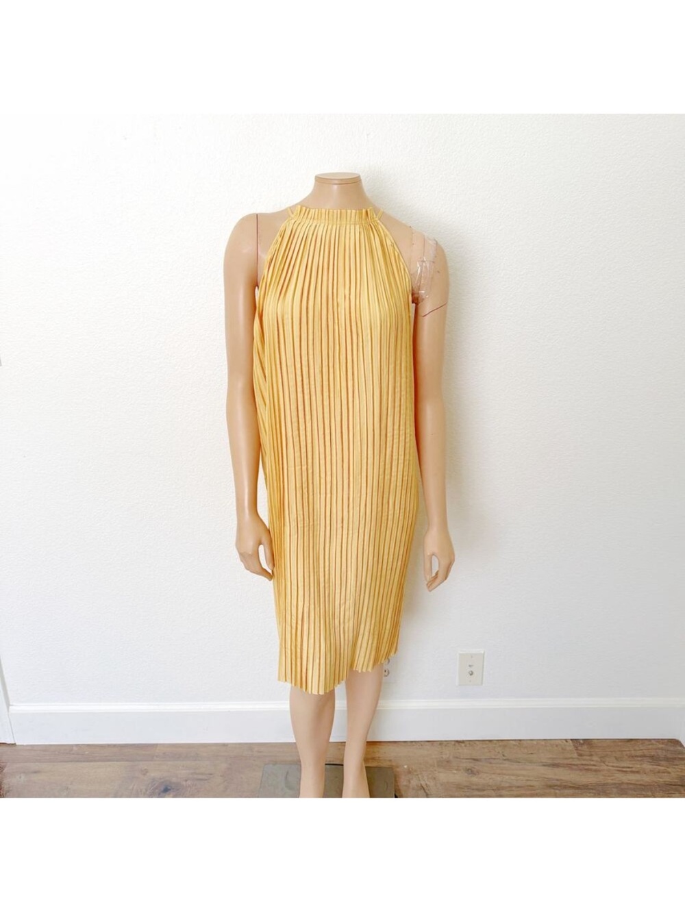Banana Republic Pleated Mini Dress - Picture 2 of 4